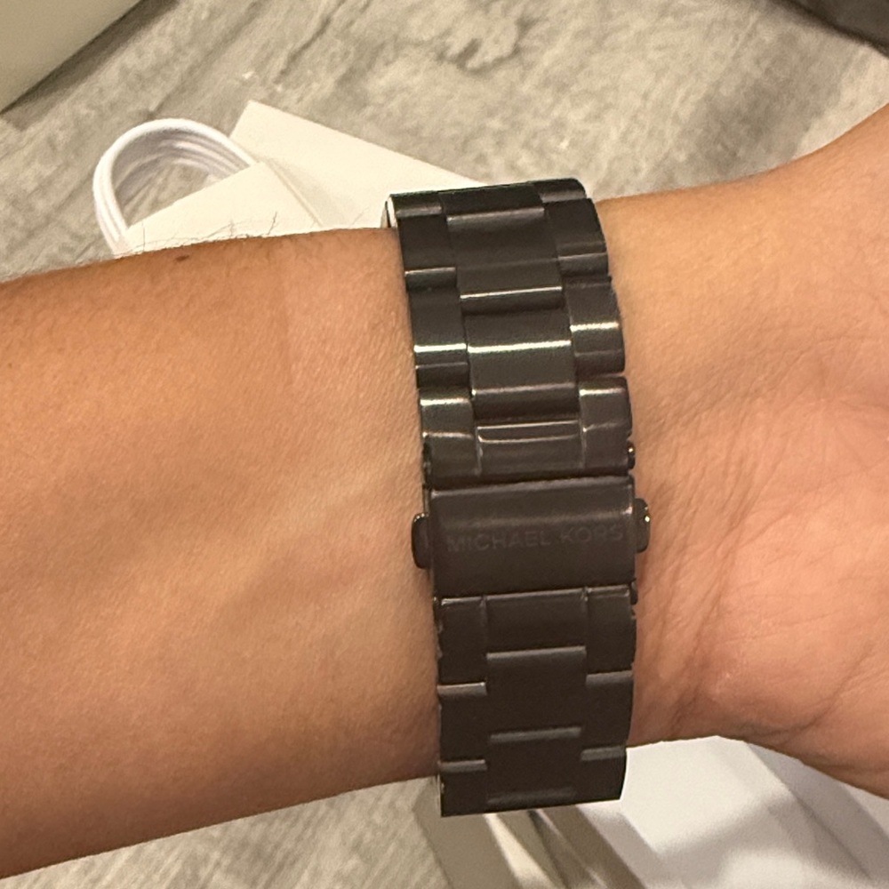 Michael Kors Smartwatch - Picture 2 of 4